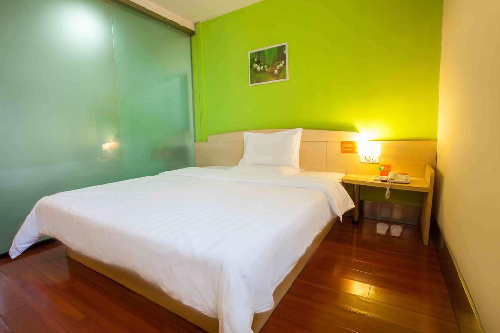 7Days Inn Qionghai Bus Station Room photo